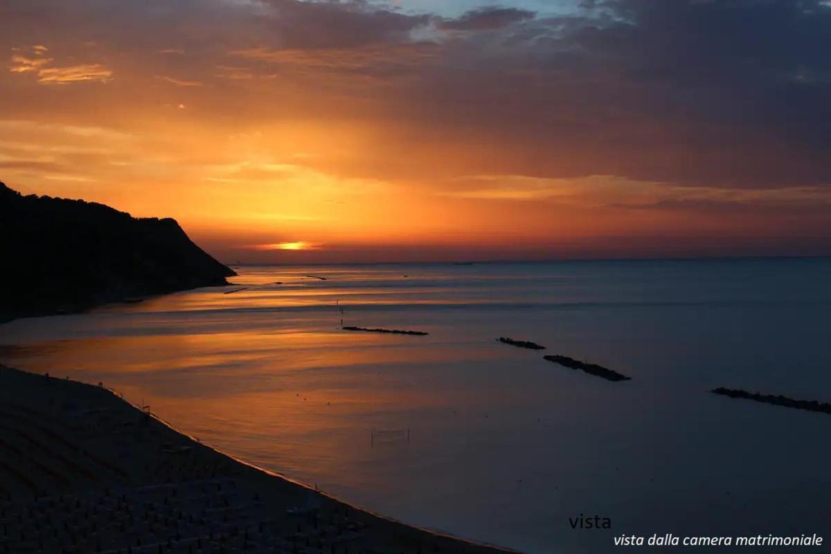 Appartement Tramonto In Baia à Pesaro Extérieur photo