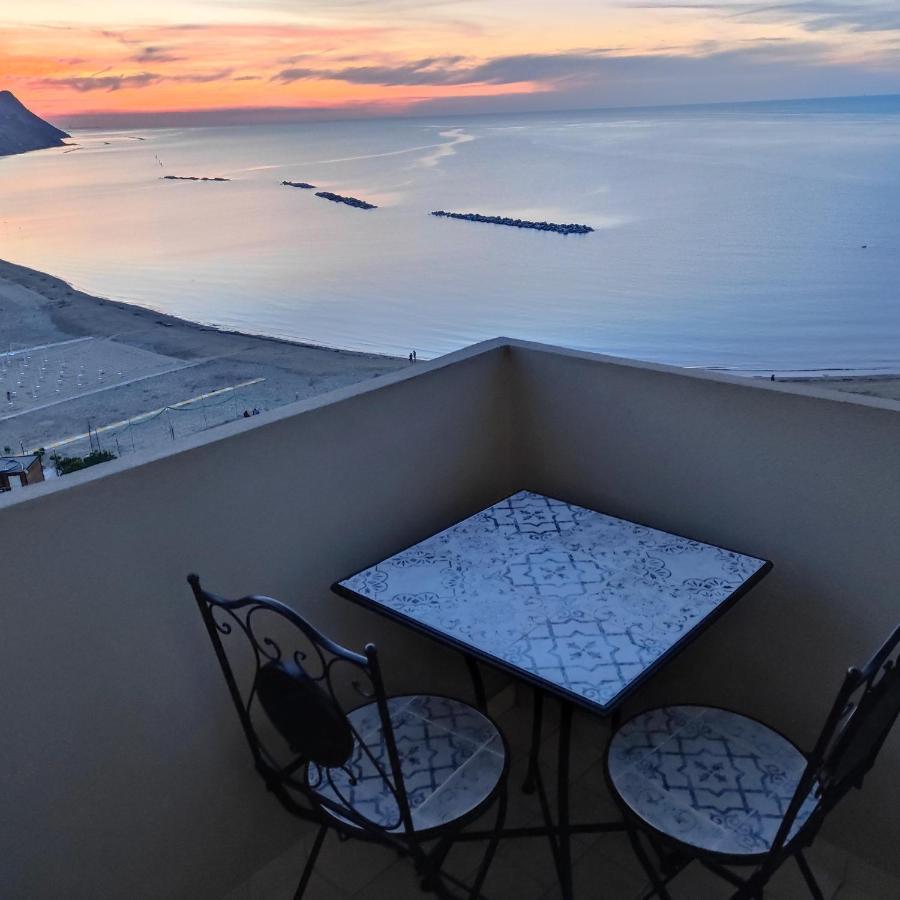 Appartement Tramonto In Baia à Pesaro Extérieur photo