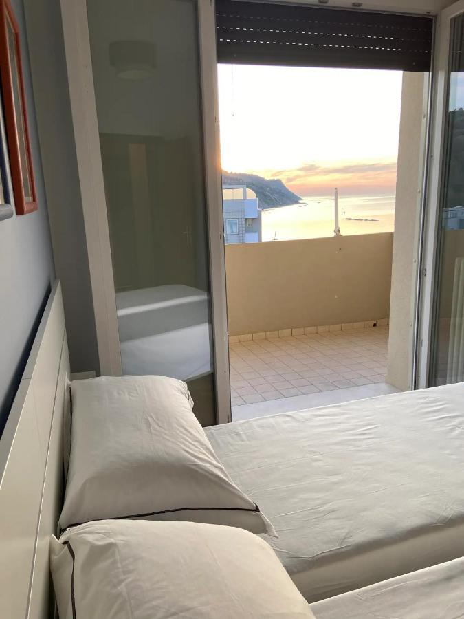 Appartement Tramonto In Baia à Pesaro Extérieur photo