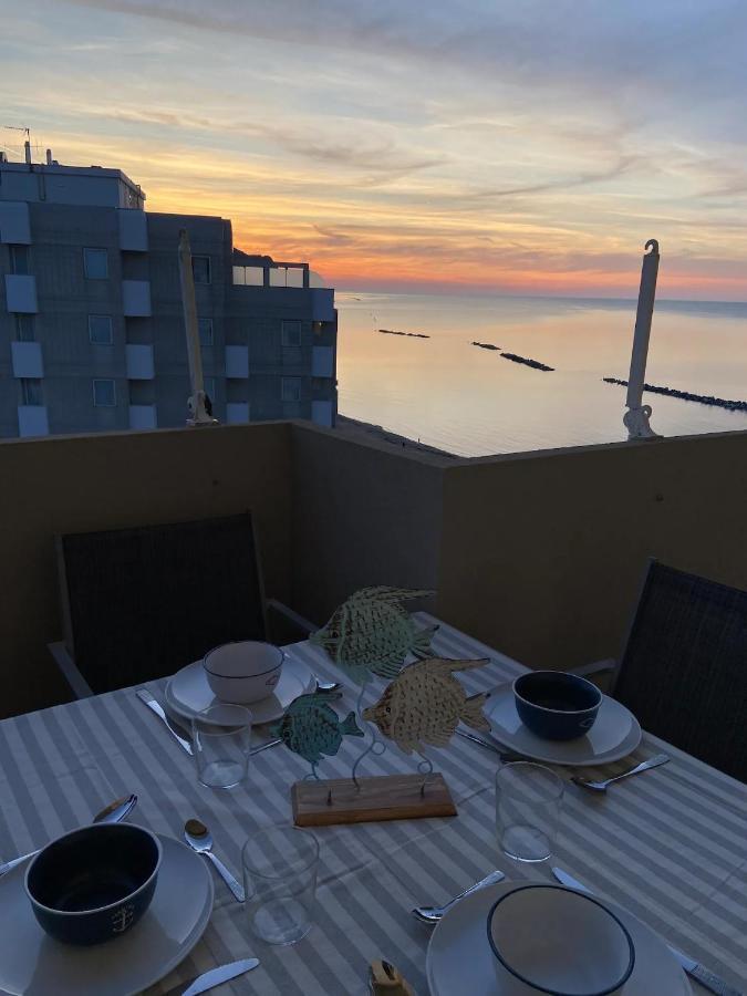 Appartement Tramonto In Baia à Pesaro Extérieur photo