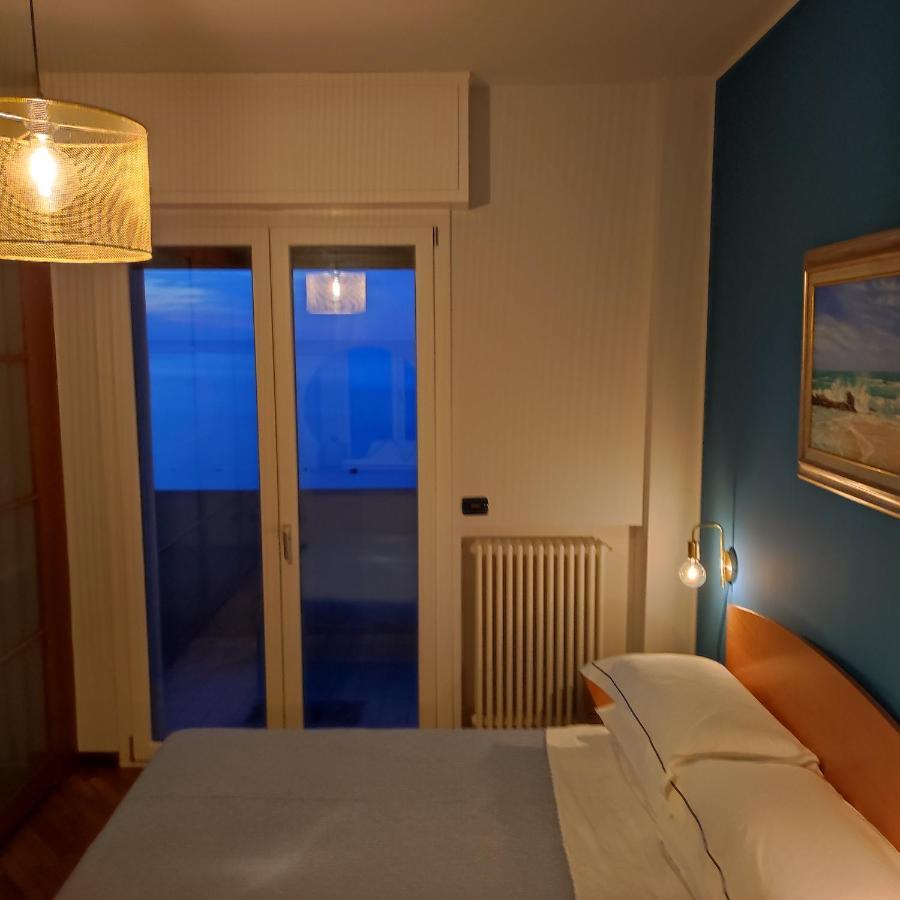 Appartement Tramonto In Baia à Pesaro Extérieur photo