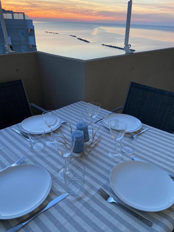 Appartement Tramonto In Baia à Pesaro Extérieur photo